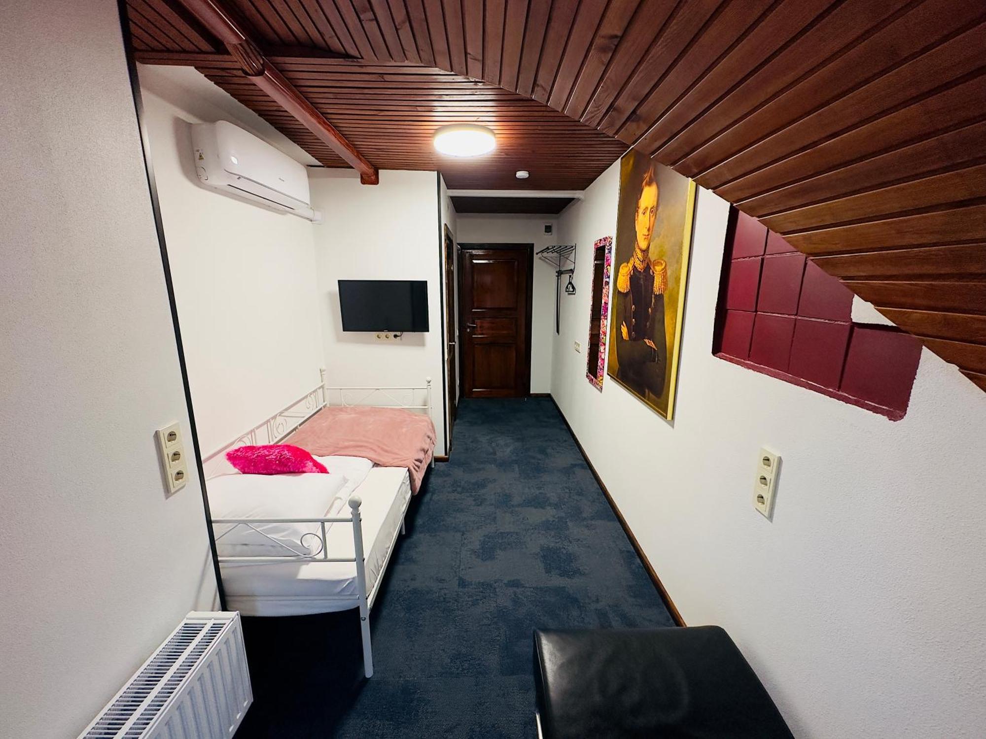 Broken Bed Hootel คอนัส ภายนอก รูปภาพ