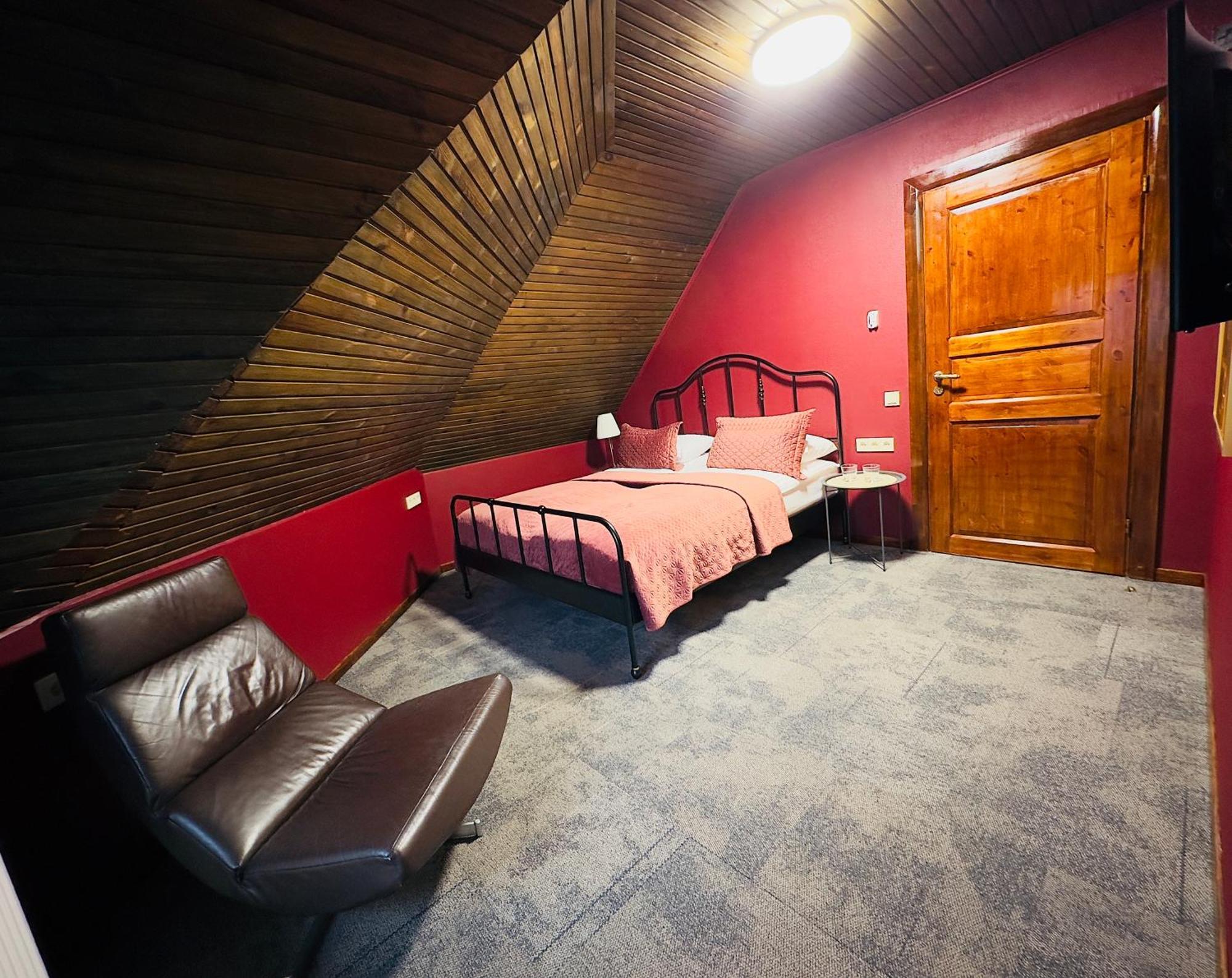 Broken Bed Hootel คอนัส ภายนอก รูปภาพ